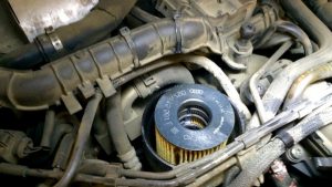 Замена масла в двигателе Volkswagen Caddy