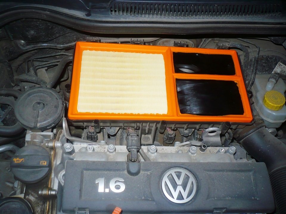 Воздушный фильтр поло седан 1.6 105. Фильтр воздушный Фольксваген поло 1.6. Воздушный фильтр Volkswagen Polo sedan. Фильтр воздушный Фольксваген поло 2021.